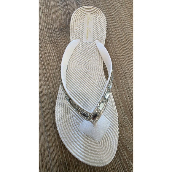 Lauren Lorraine Rhinestone Gigi White Flip Flop Sandals Flats Size 7 - Picture 1 of 6
